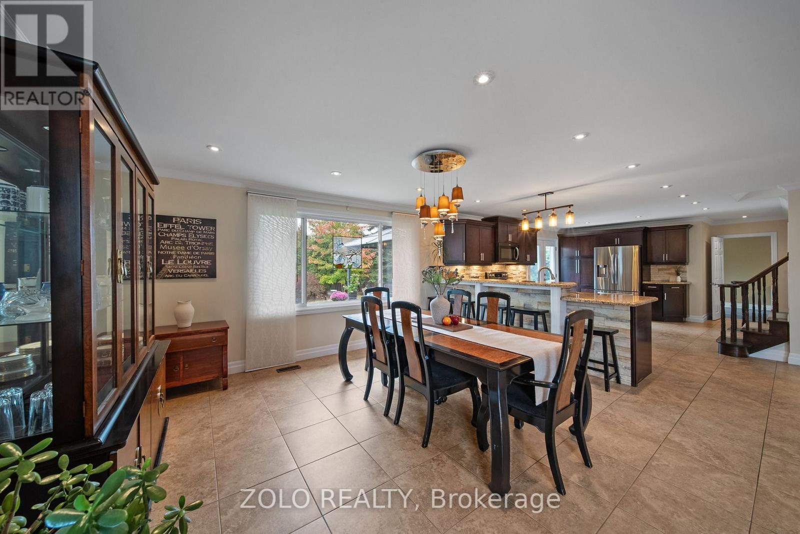 6911b Hickling Crescent Property Photo 17