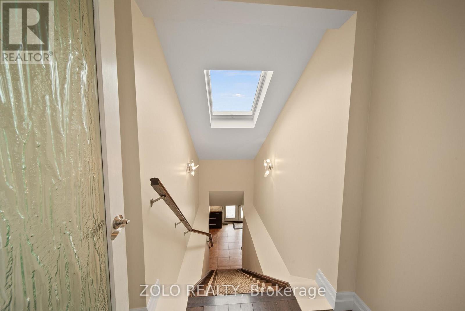 6911b Hickling Crescent Property Photo 28