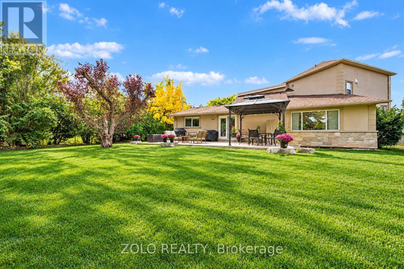 6911b Hickling Crescent Property Photo 29