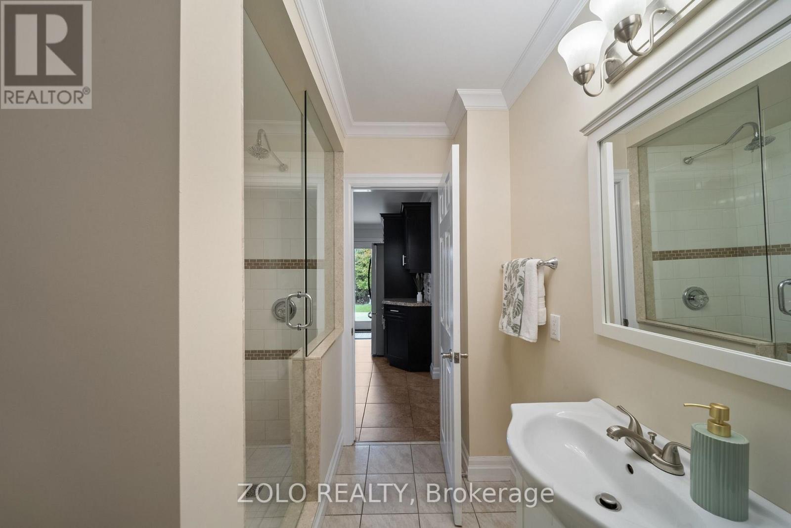 6911b Hickling Crescent Property Photo 39