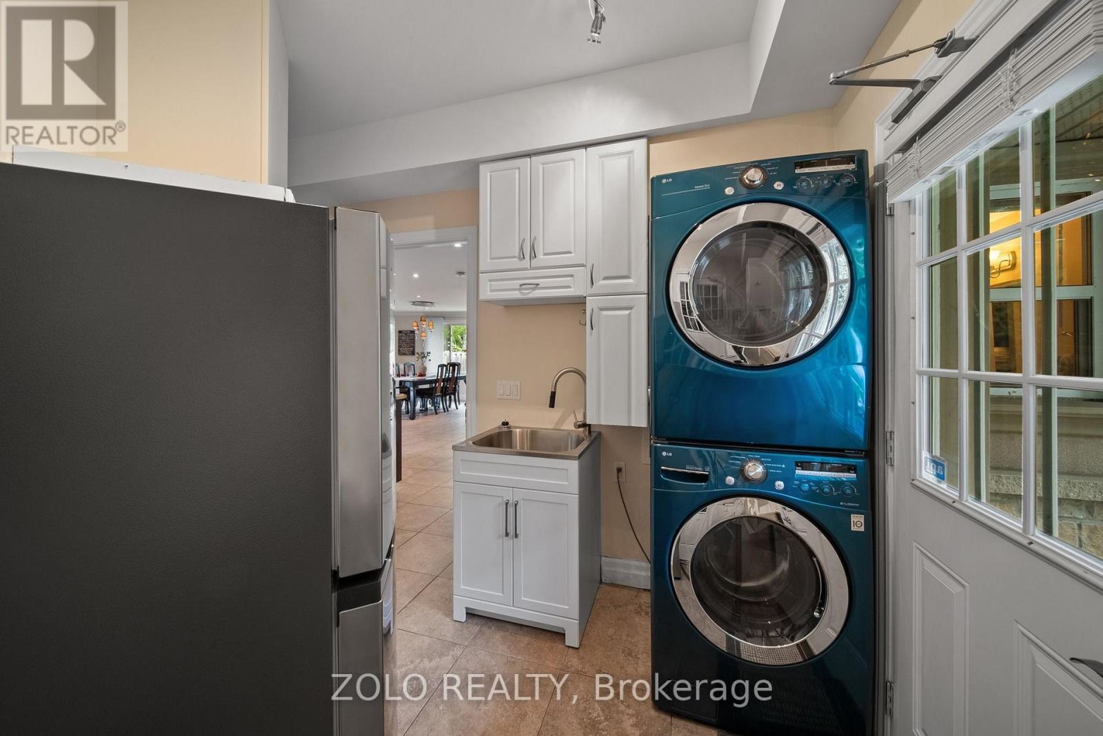6911b Hickling Crescent Property Photo 43