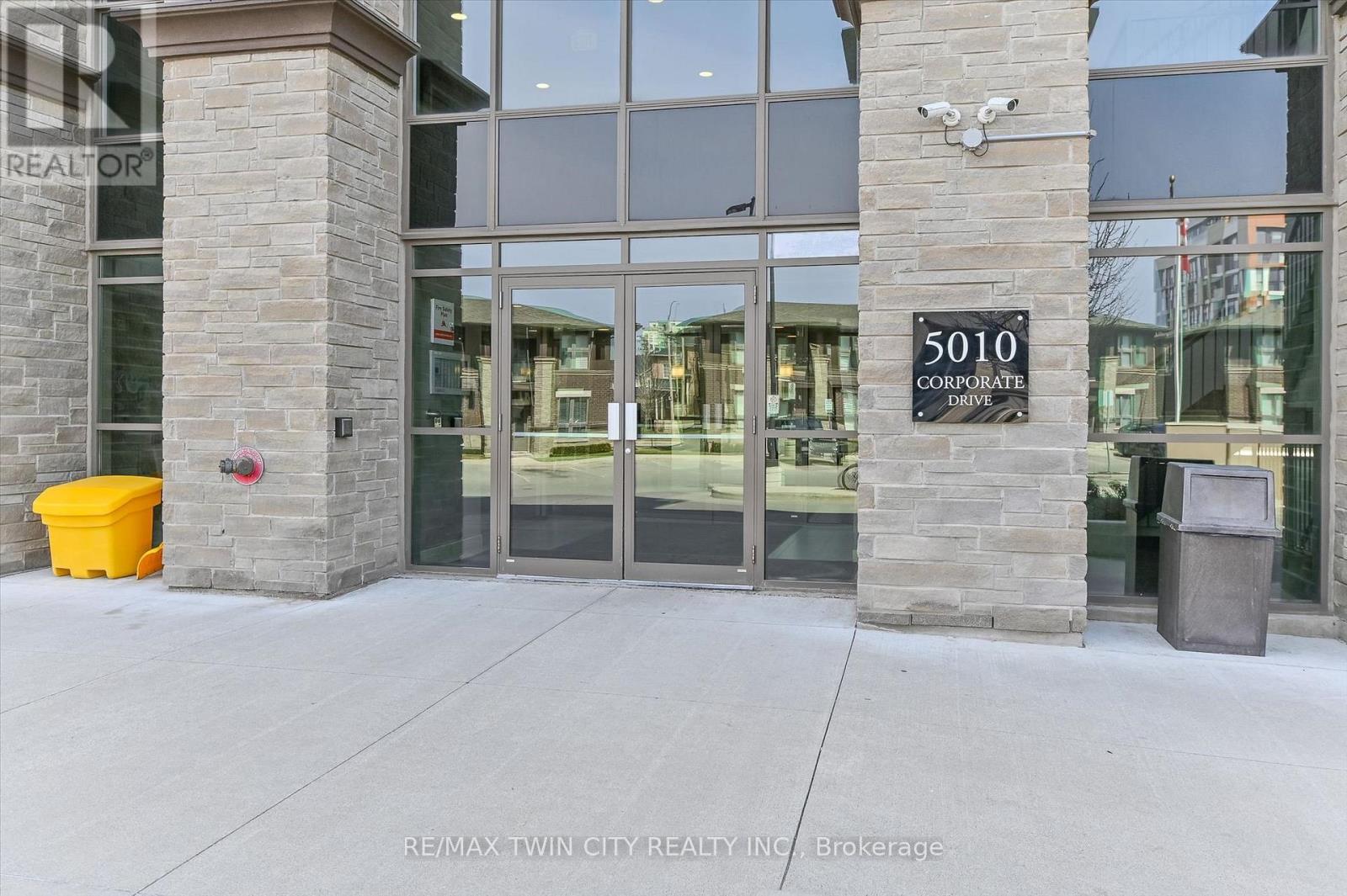 9 - 5030 Corporate Drive Property Photo 28