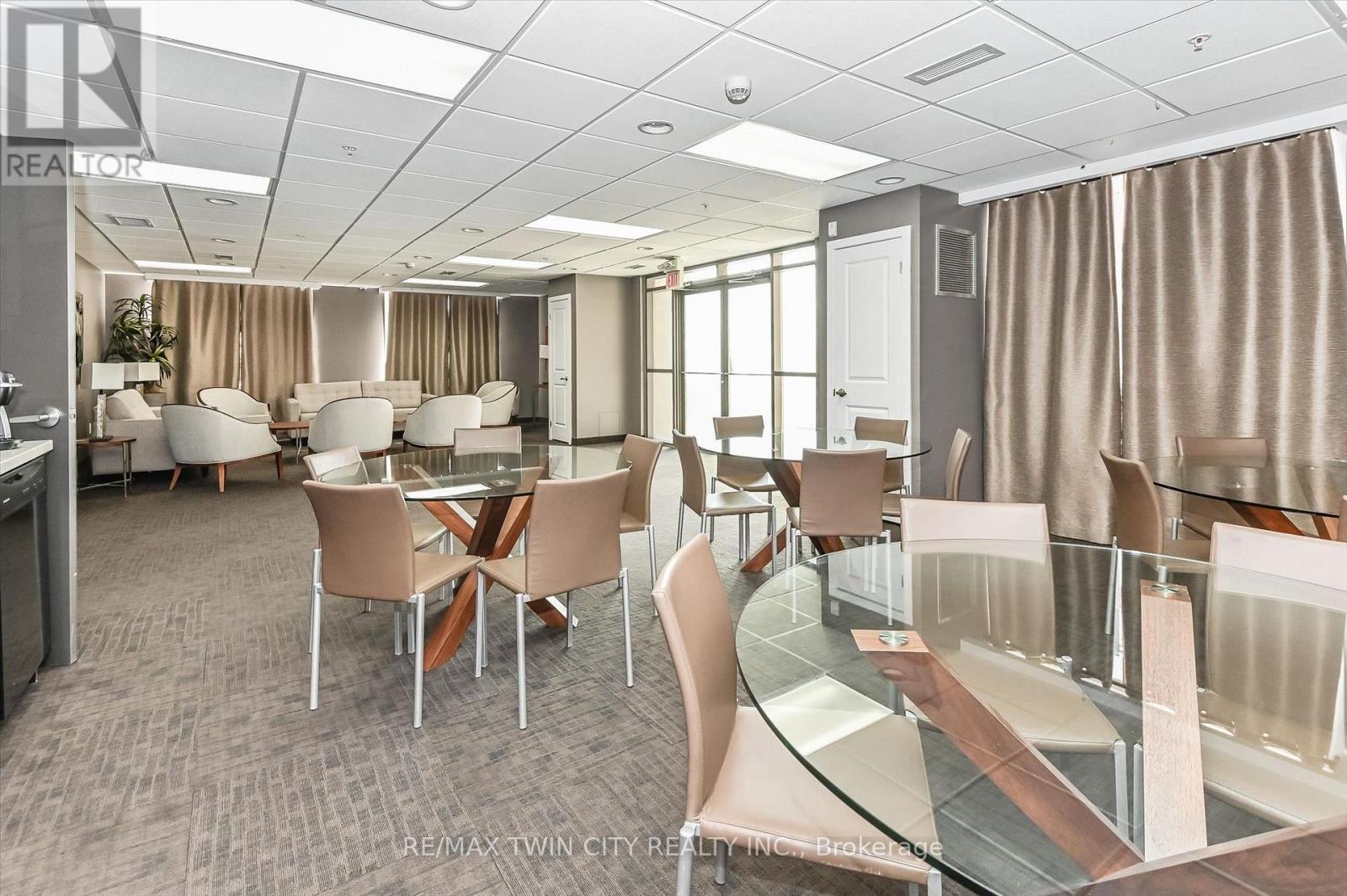 9 - 5030 Corporate Drive Property Photo 33