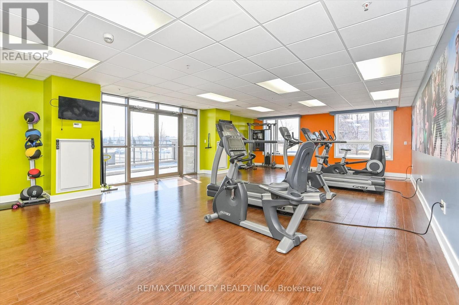 9 - 5030 Corporate Drive Property Photo 38