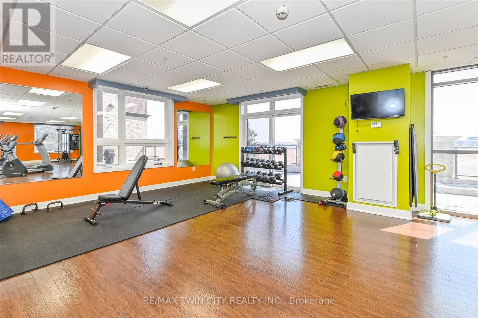 9 - 5030 Corporate Drive Property Photo 39