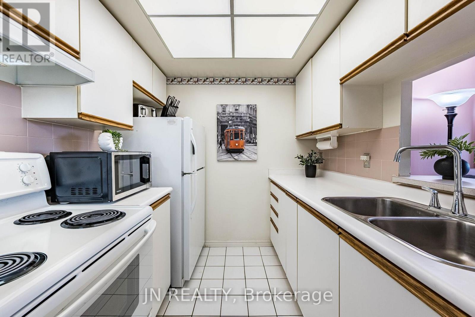428 - 8351 Mclaughlin Road Property Photo 8