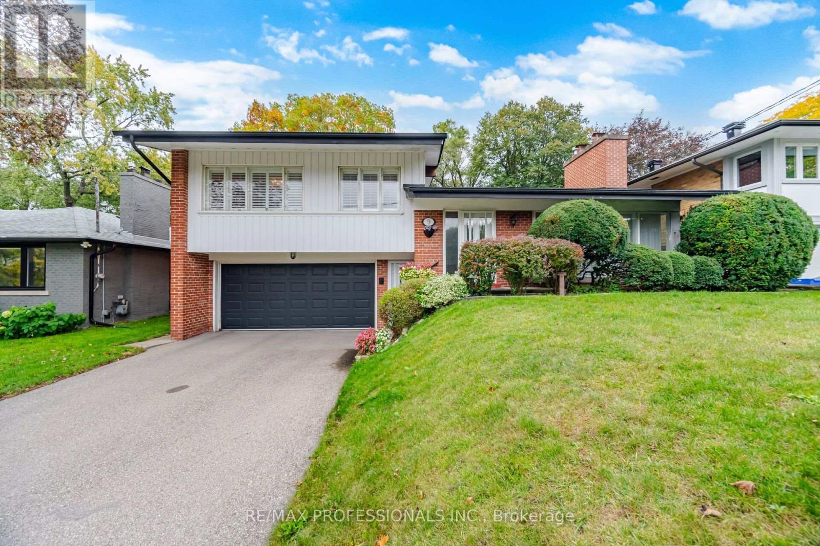 9 Humber Ridge Drive Property Photo 1
