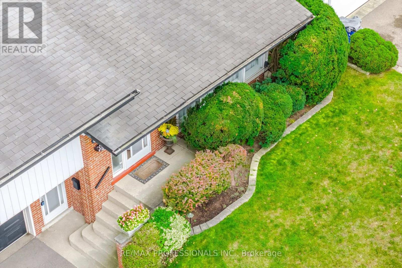 9 Humber Ridge Drive Property Photo 5