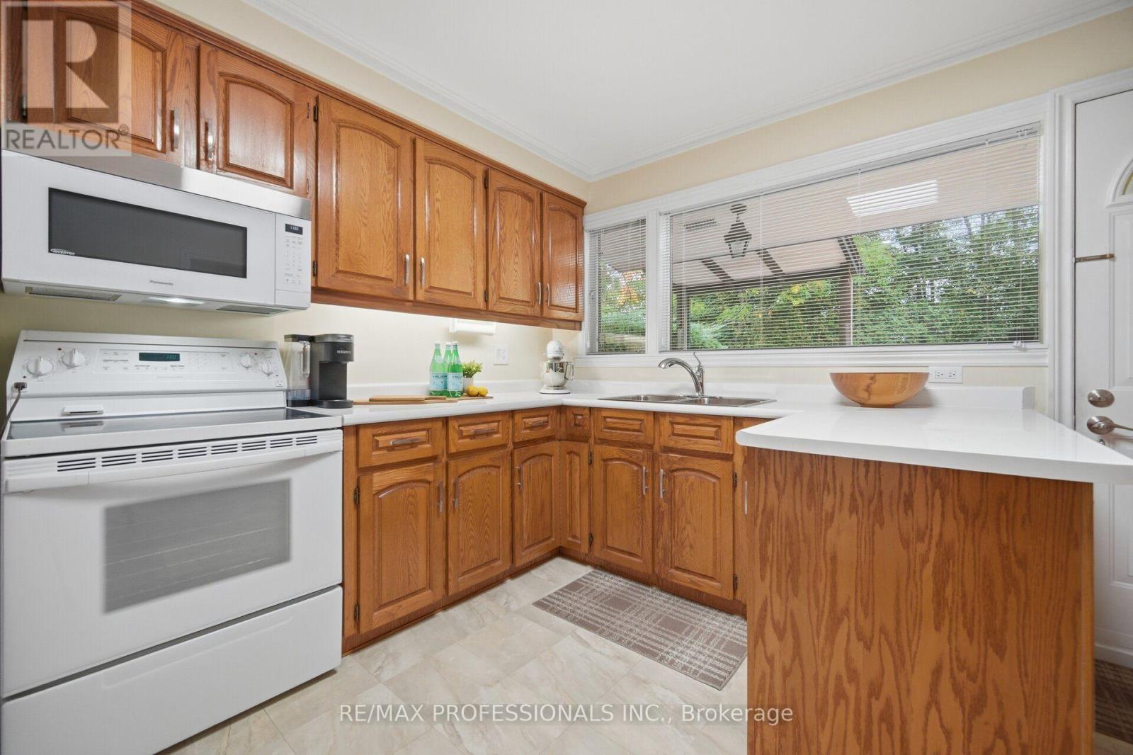 9 Humber Ridge Drive Property Photo 14
