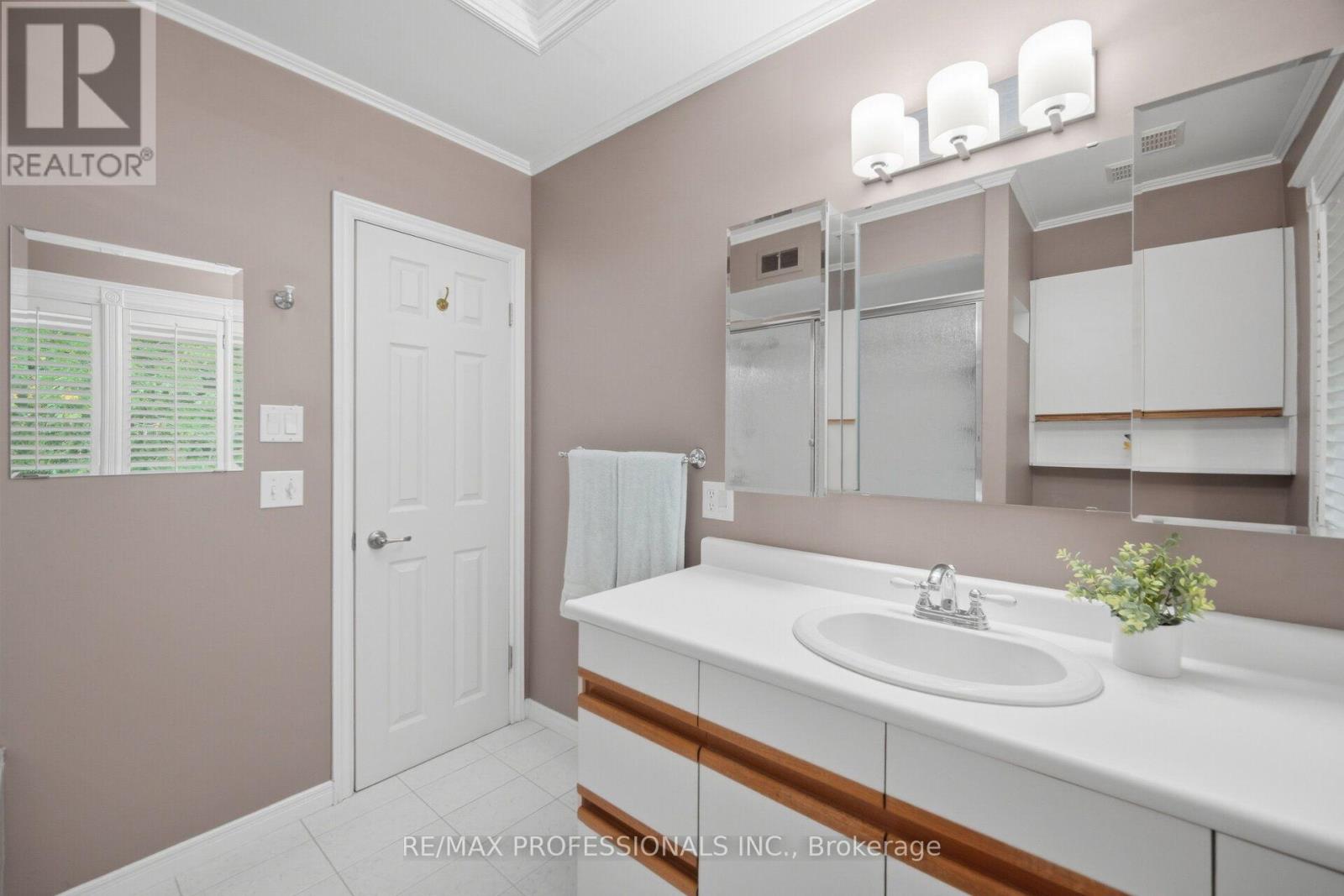 9 Humber Ridge Drive Property Photo 27