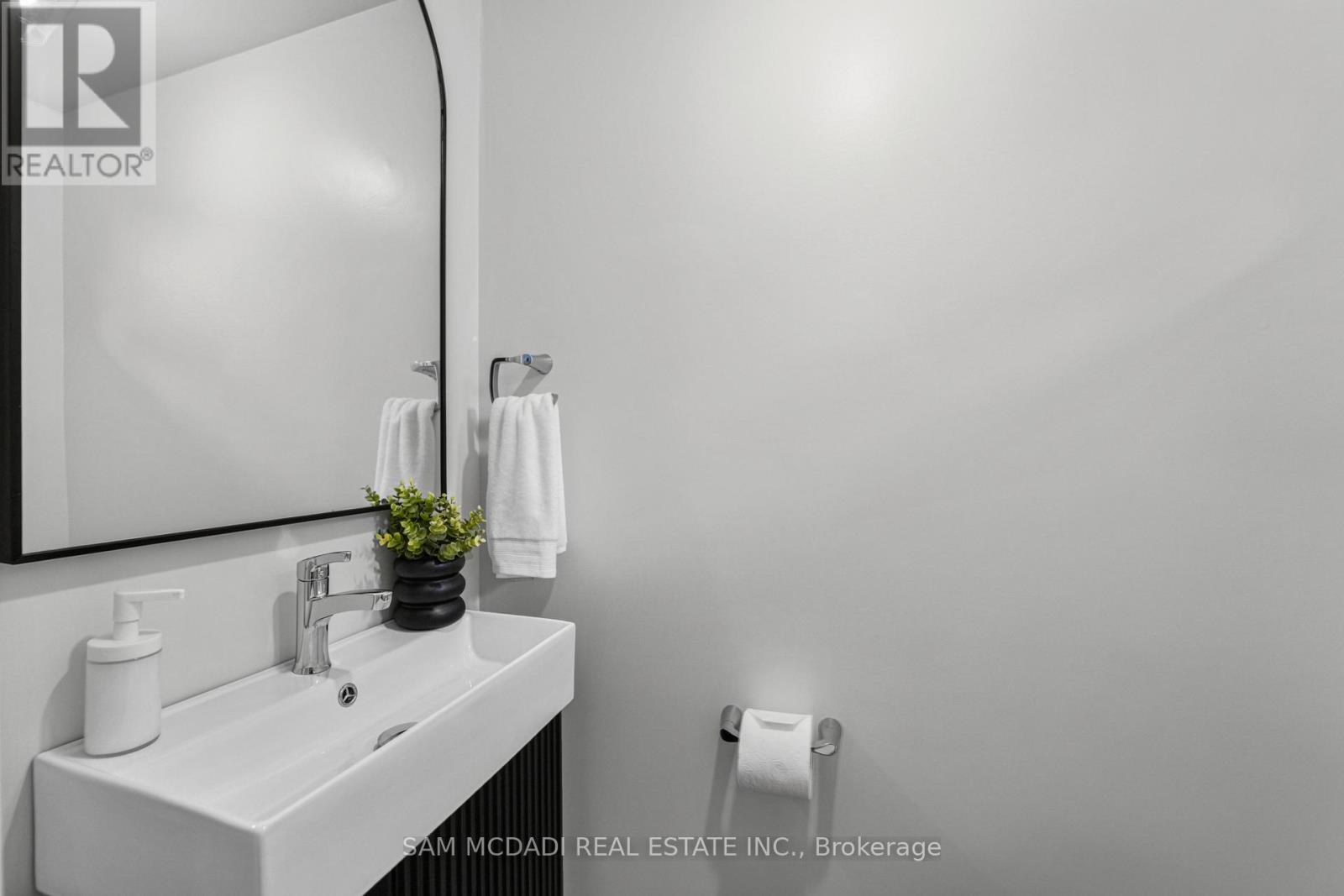 157 - 400 Mississauga Valley Boulevard Property Photo 14