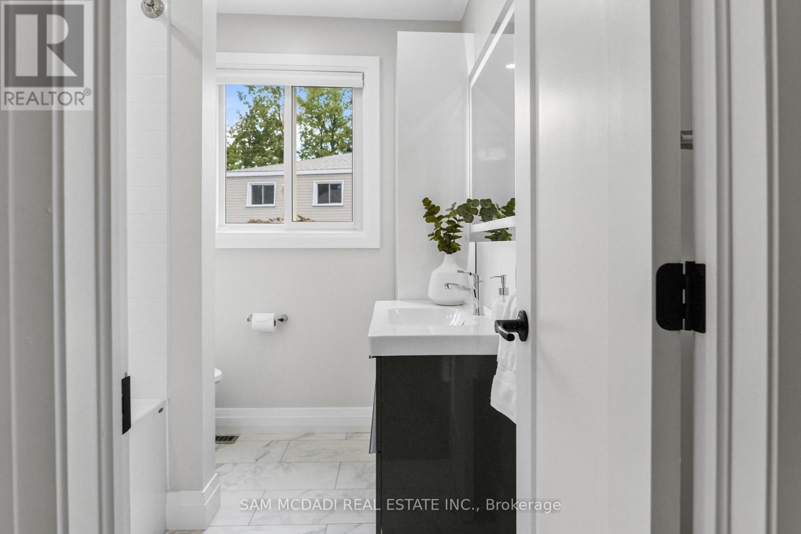 157 - 400 Mississauga Valley Boulevard Property Photo 22