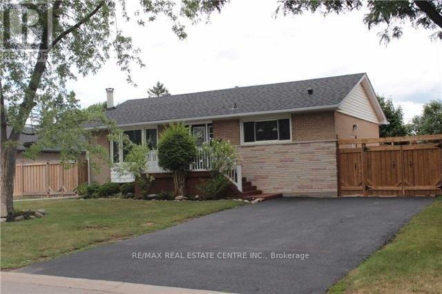 363 Duncombe Drive Property Photo 1