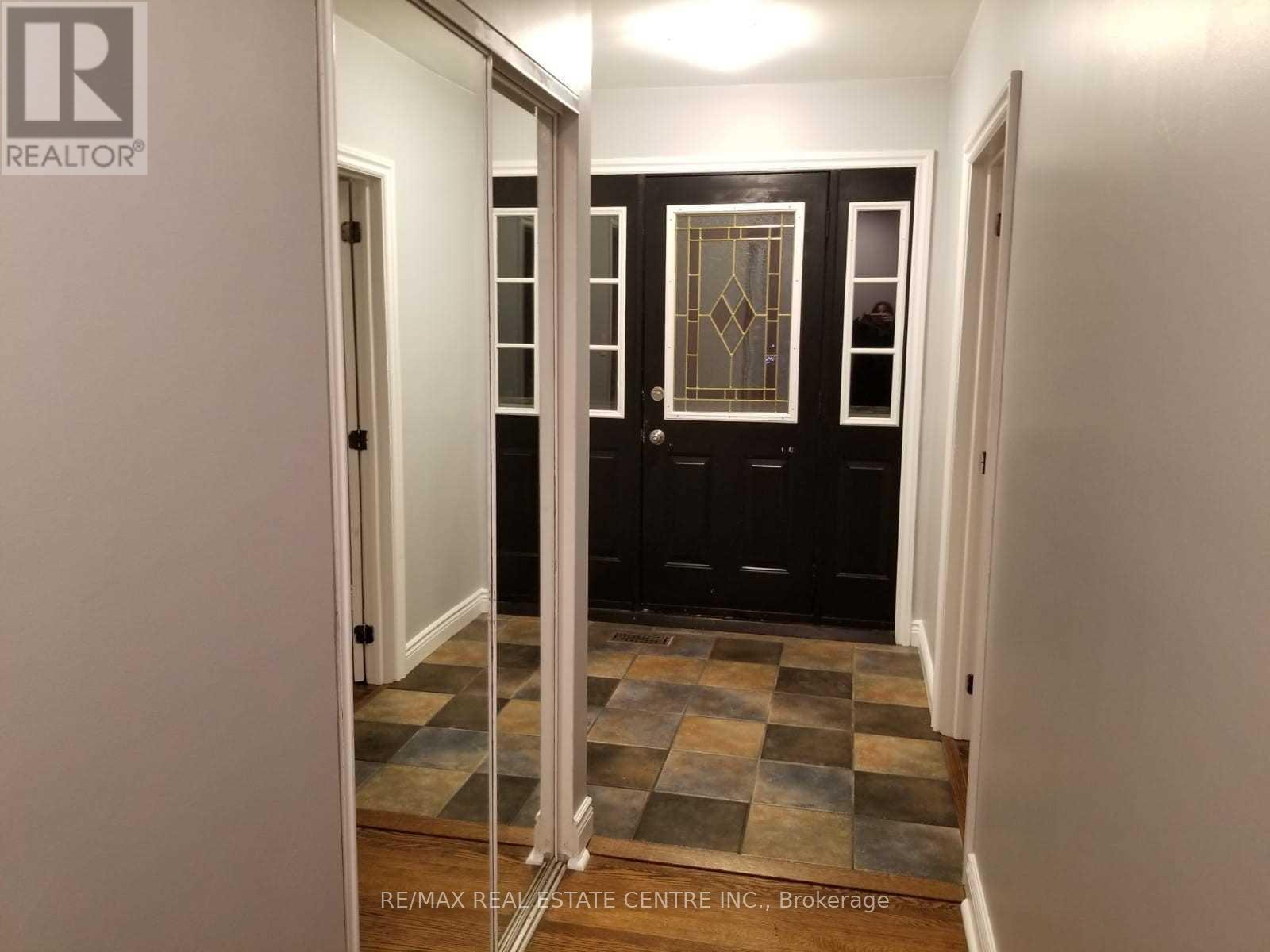 363 Duncombe Drive Property Photo 2