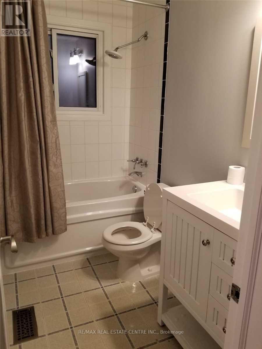 363 Duncombe Drive Property Photo 10