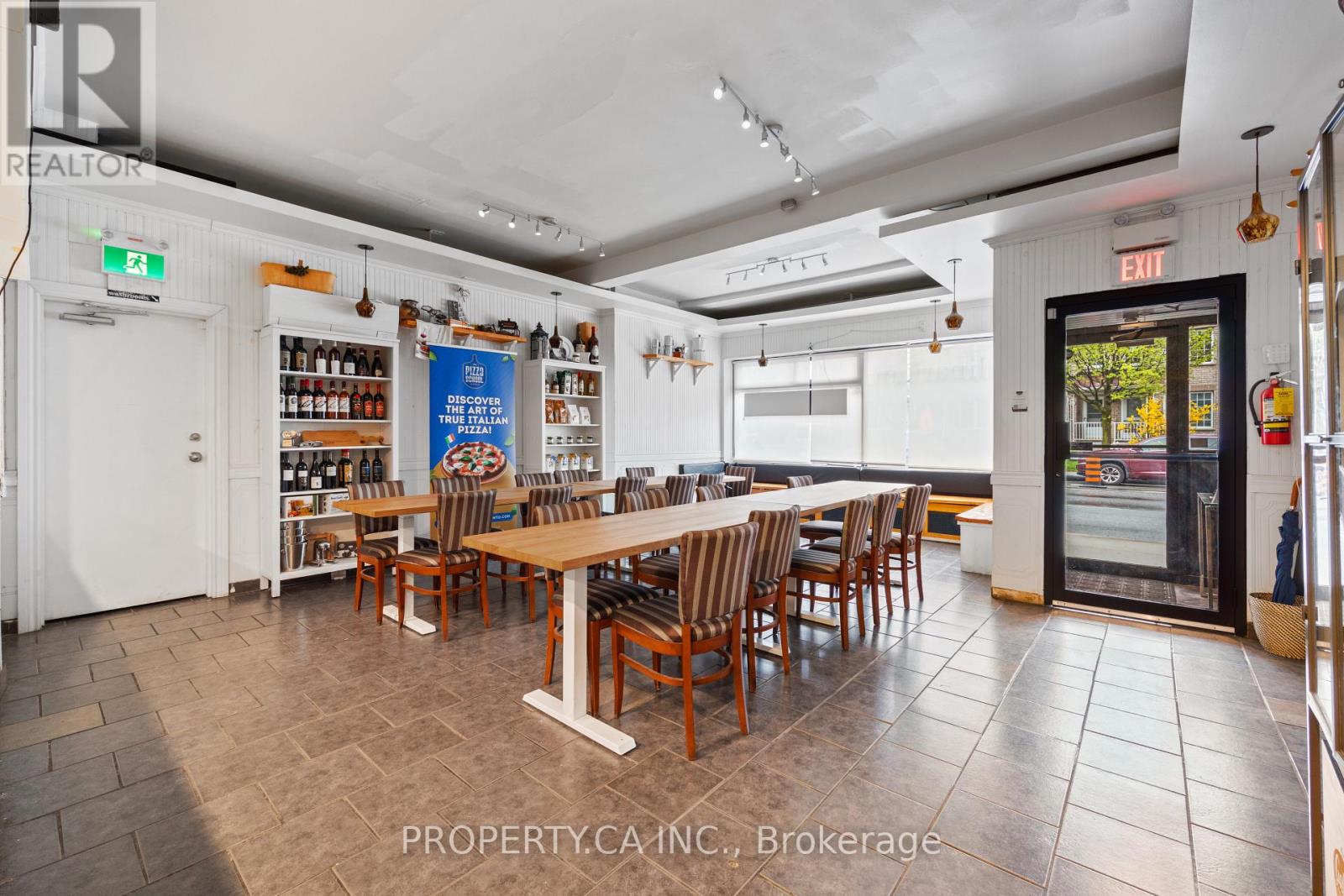 1213 Weston Road Property Photo 5