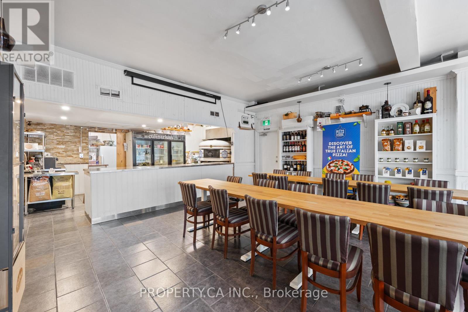 1213 Weston Road Property Photo 6