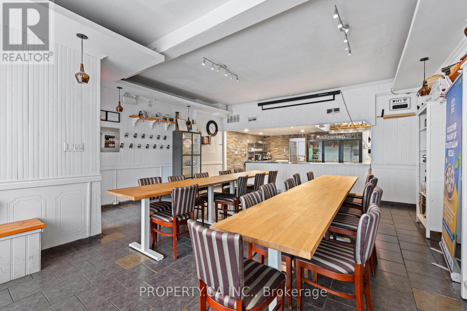 1213 Weston Road Property Photo 8