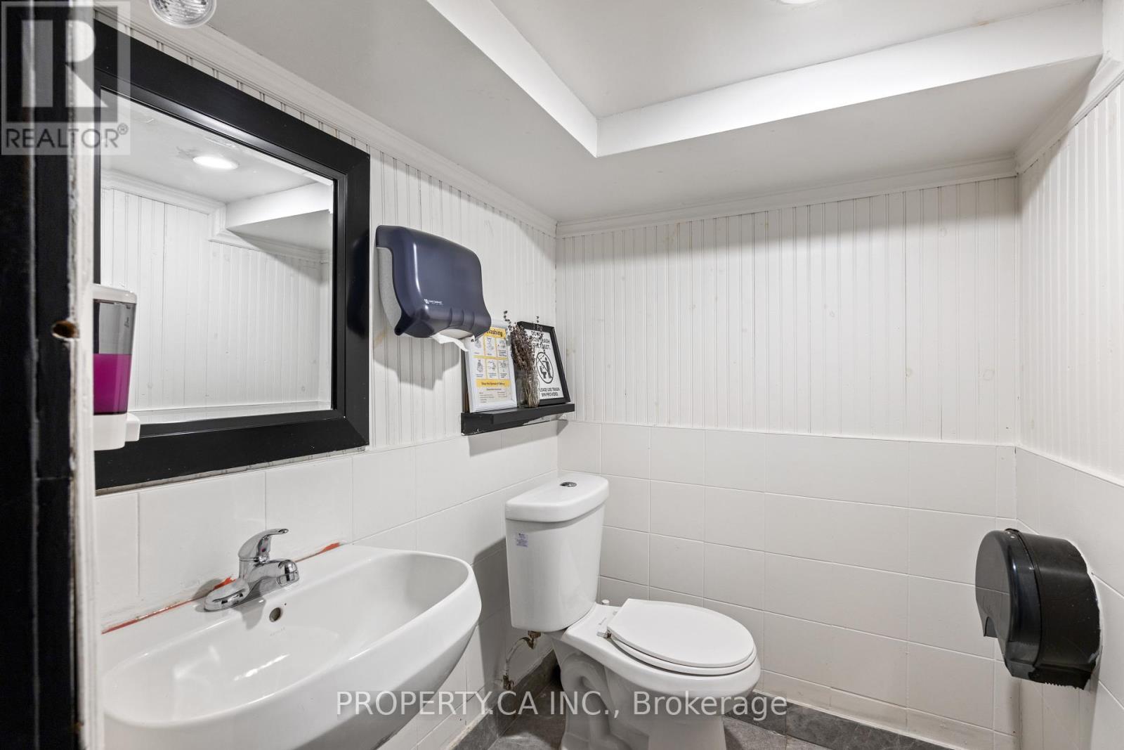 1213 Weston Road Property Photo 15