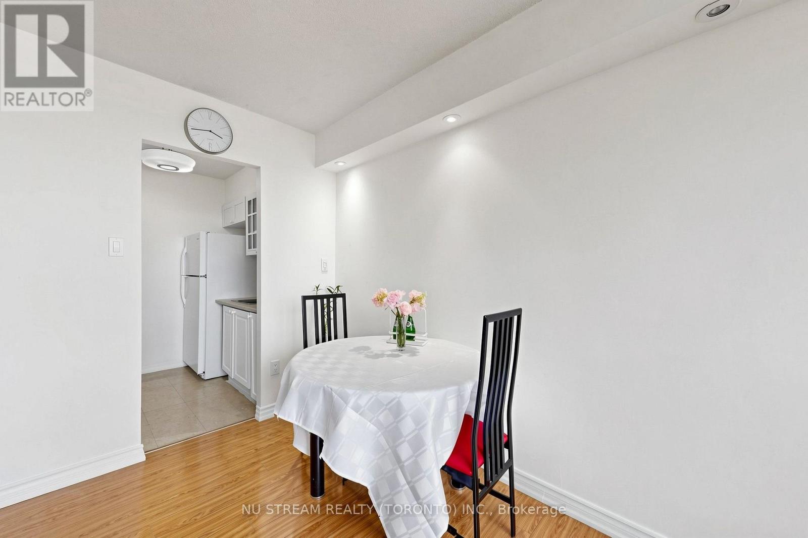 604 - 100 Lotherton Pathway Property Photo 11