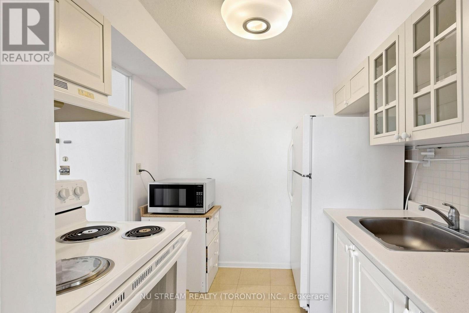 604 - 100 Lotherton Pathway Property Photo 16