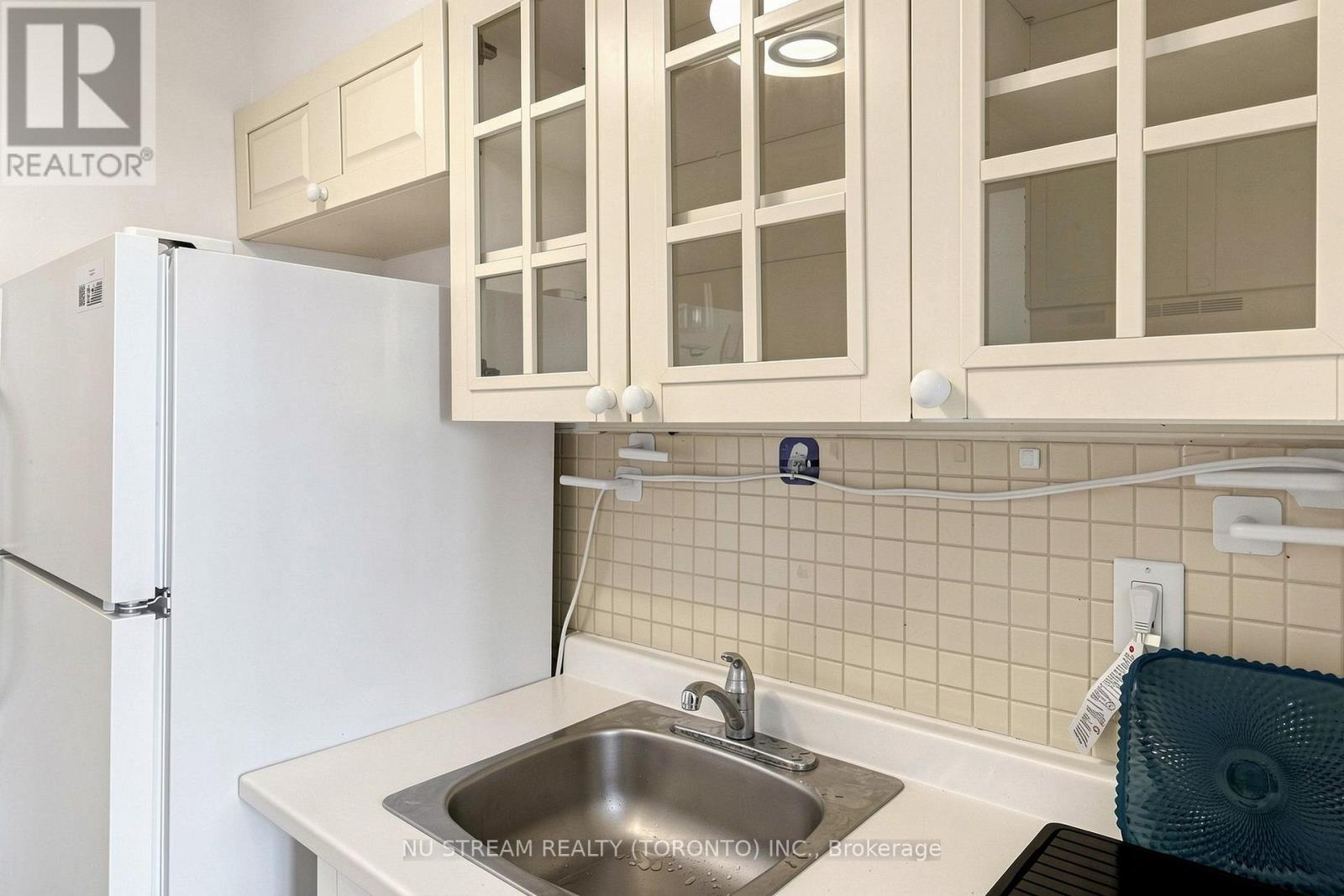 604 - 100 Lotherton Pathway Property Photo 19