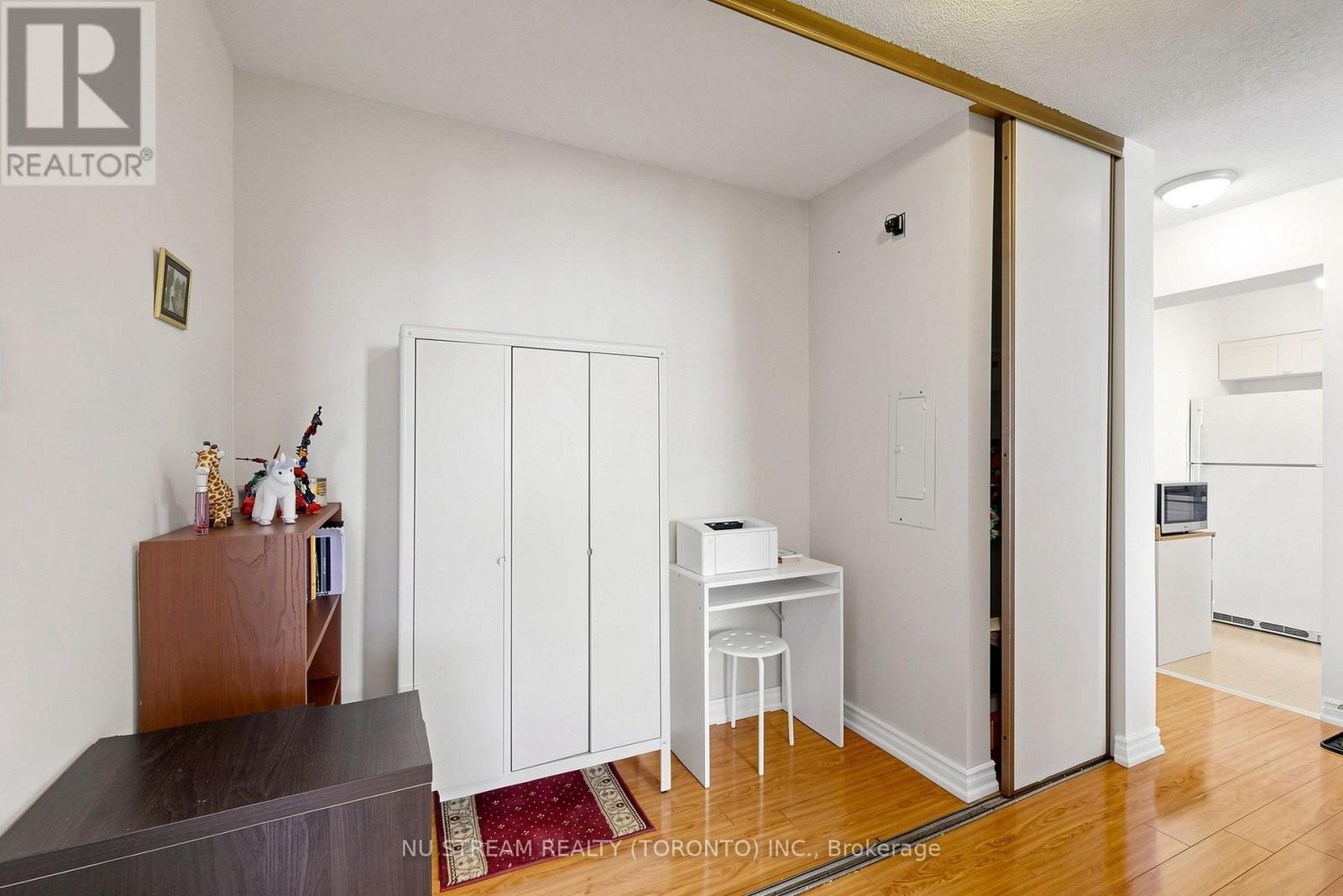 604 - 100 Lotherton Pathway Property Photo 21