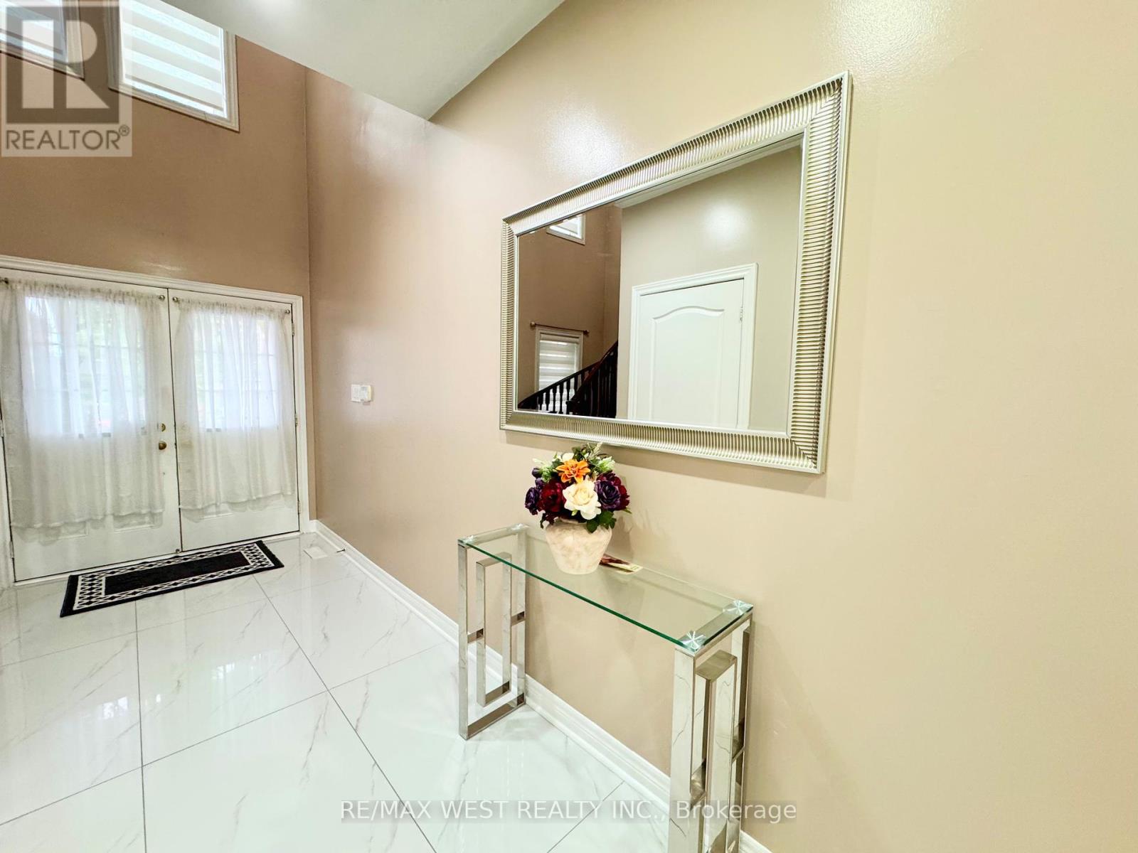 43 Tatra Crescent Property Photo 5