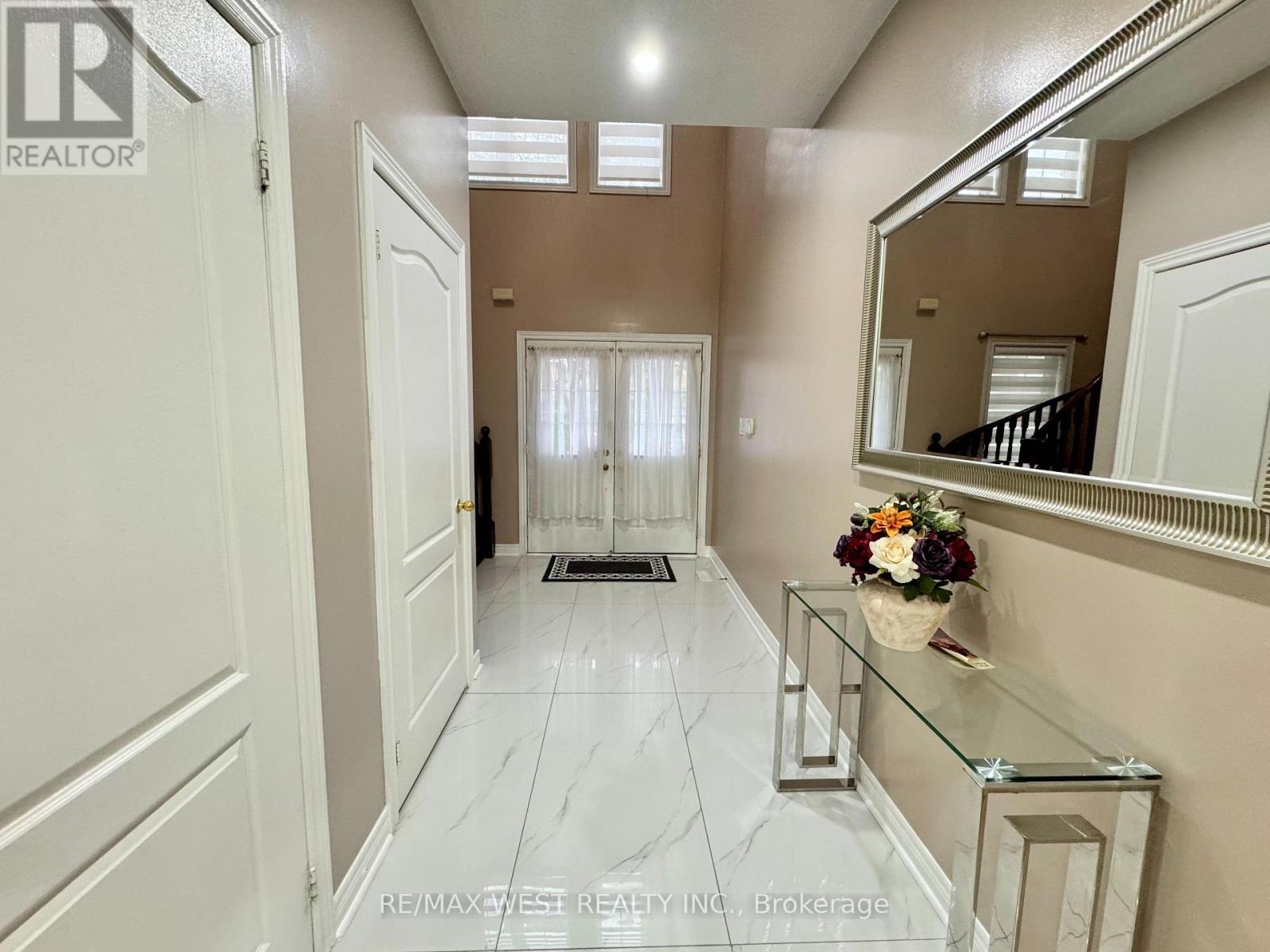 43 Tatra Crescent Property Photo 6