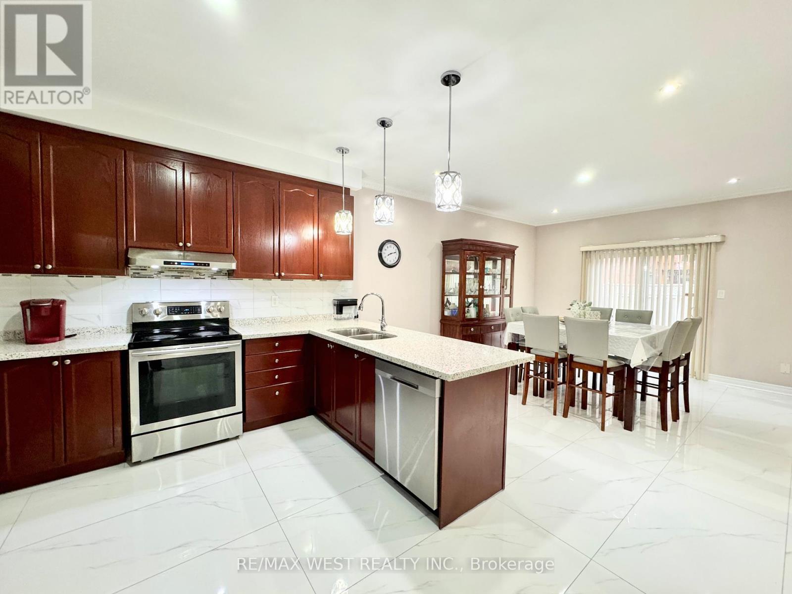 43 Tatra Crescent Property Photo 15