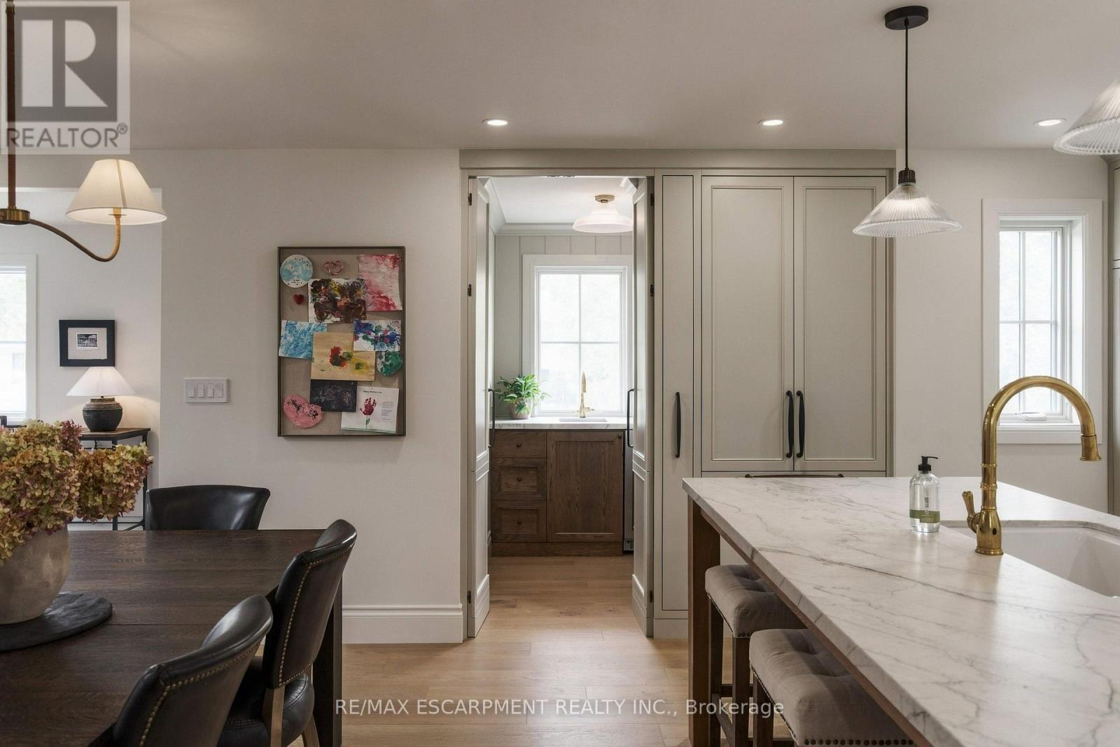 890 Forest Glen Avenue Property Photo 14