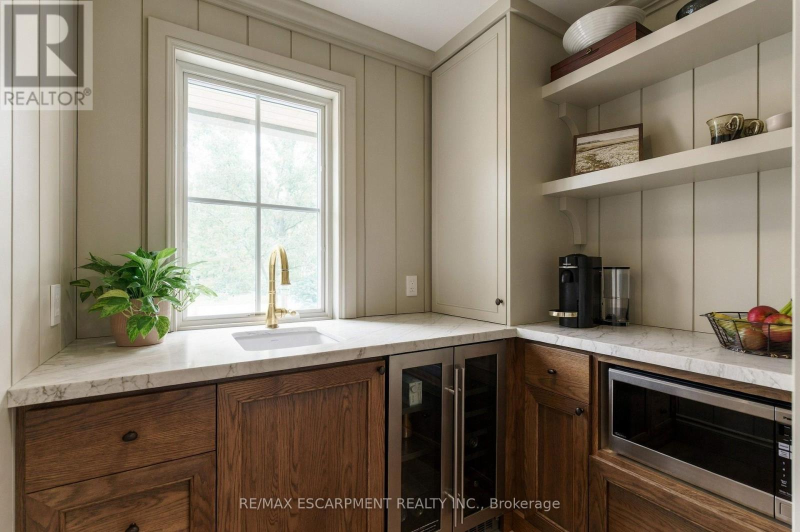 890 Forest Glen Avenue Property Photo 15