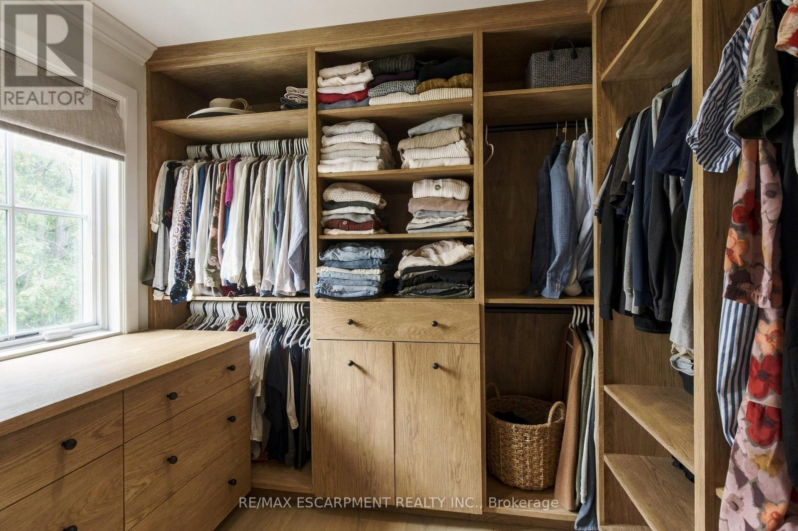 890 Forest Glen Avenue Property Photo 24
