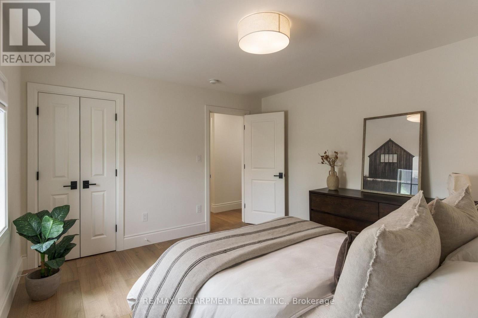 890 Forest Glen Avenue Property Photo 30
