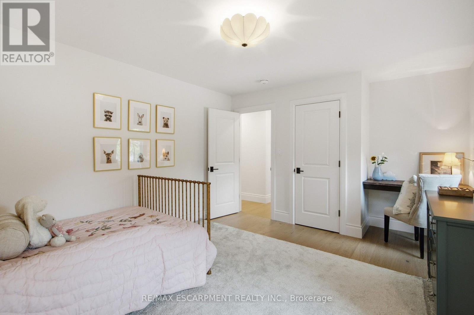 890 Forest Glen Avenue Property Photo 32