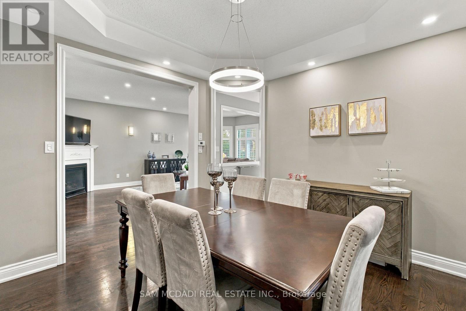 195 Holmes Crescent Property Photo 11