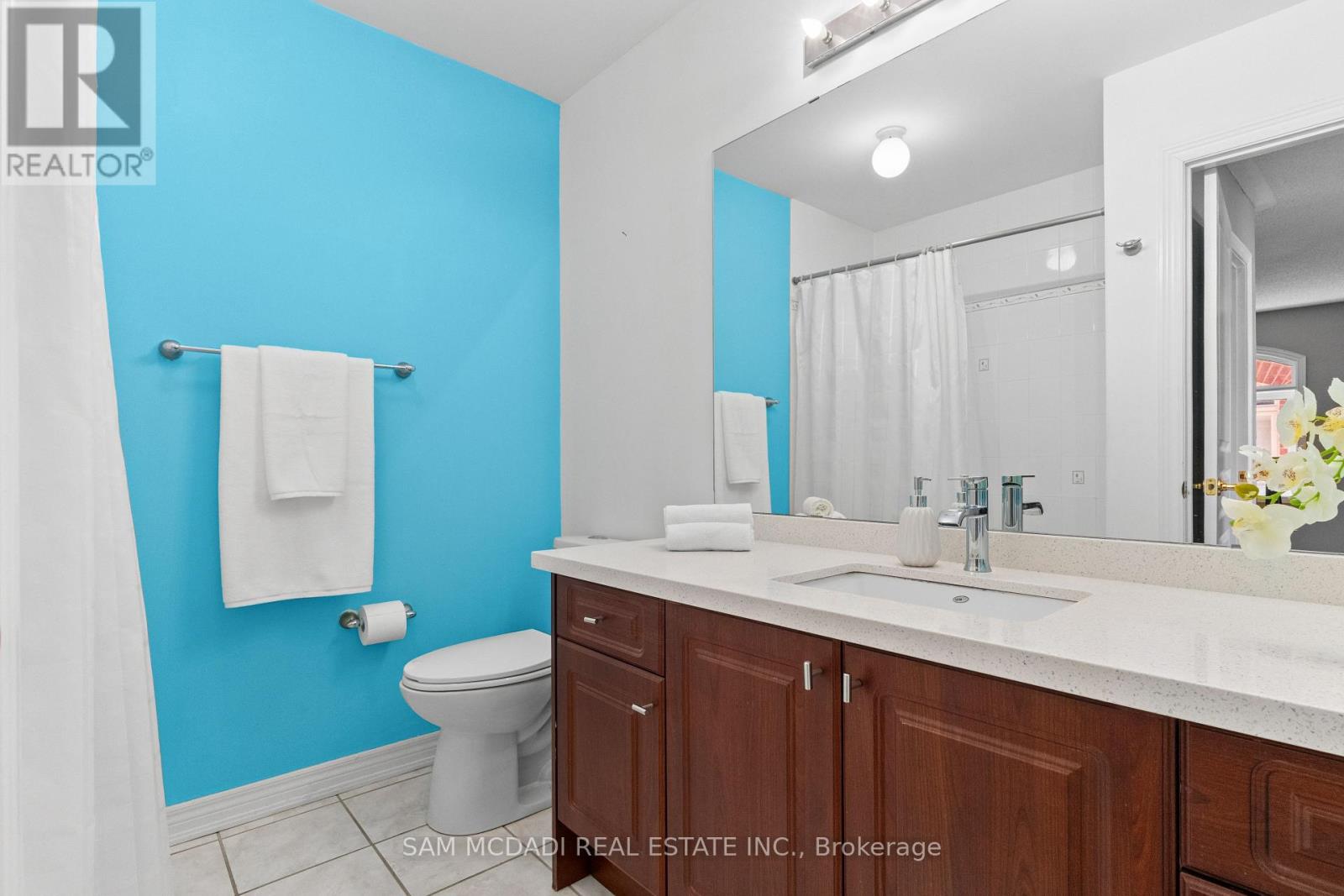 195 Holmes Crescent Property Photo 21