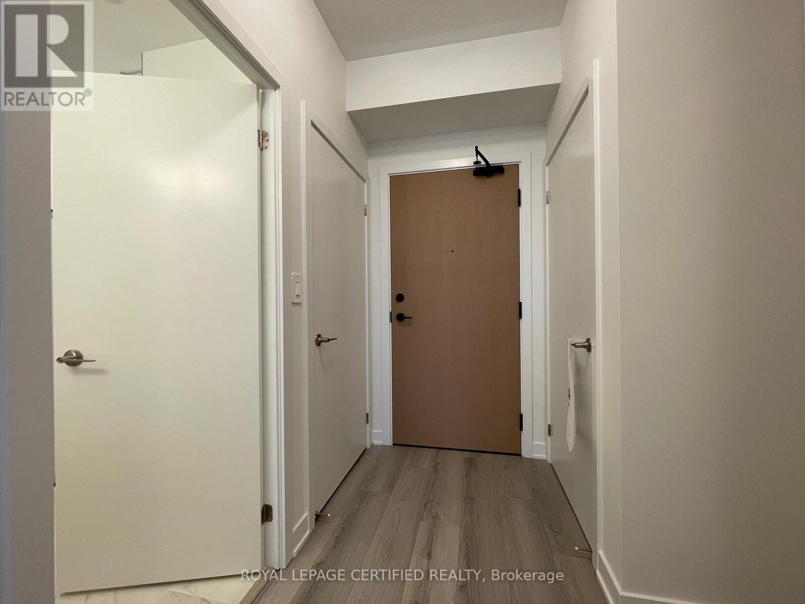611 - 1440 Clarriage Court Property Photo 2