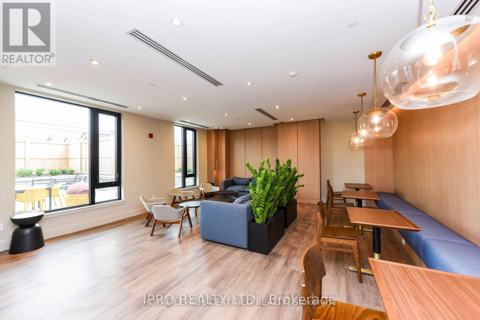 611 - 1440 Clarriage Court Property Photo 22