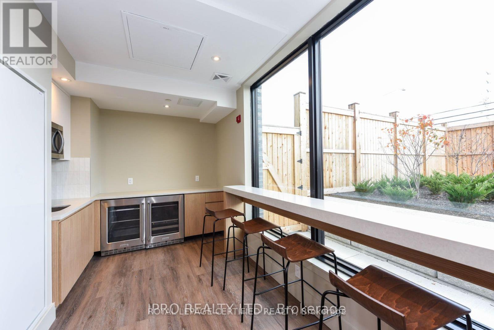 611 - 1440 Clarriage Court Property Photo 24