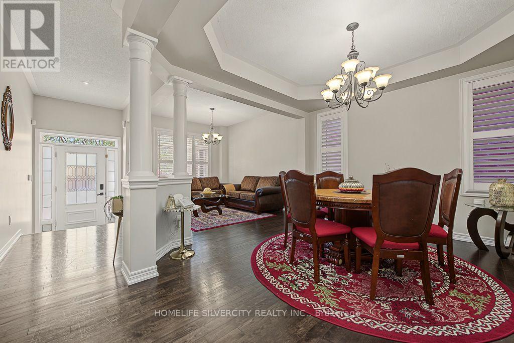 483 Hinchey Crescent Property Photo 4