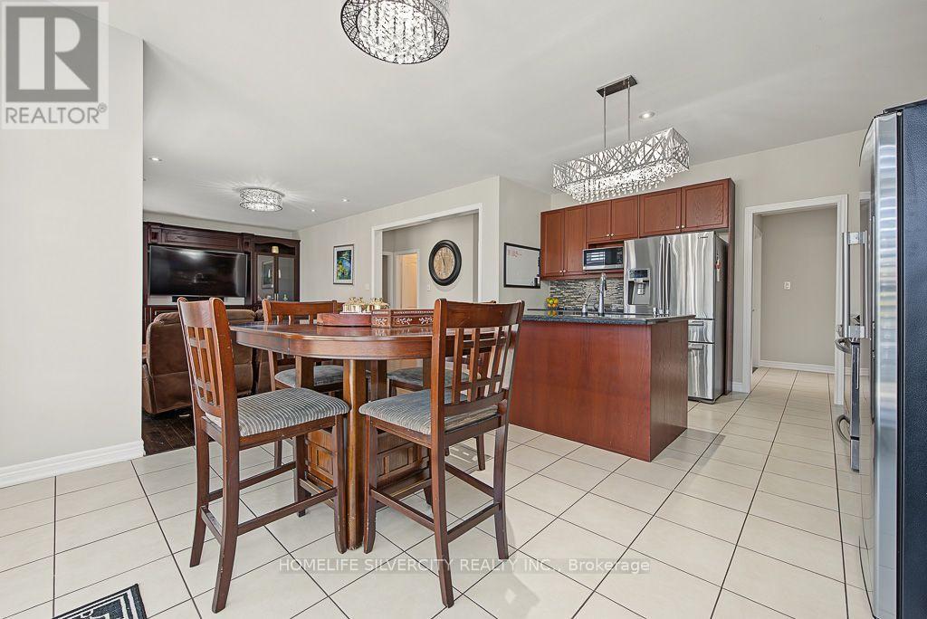483 Hinchey Crescent Property Photo 17