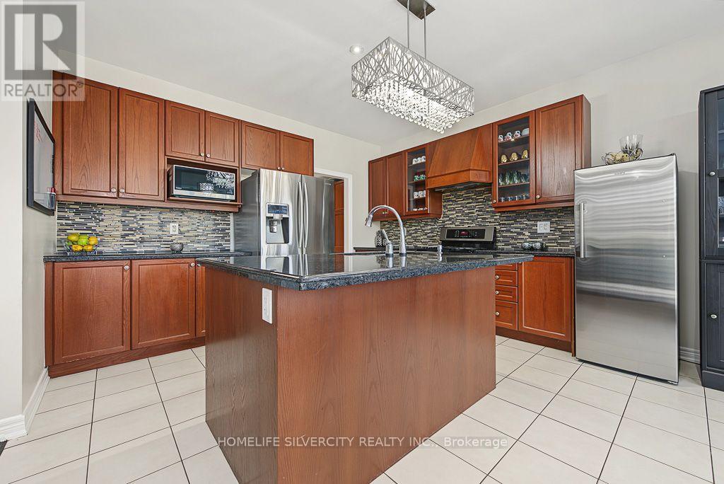 483 Hinchey Crescent Property Photo 18