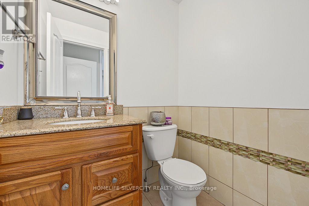483 Hinchey Crescent Property Photo 20