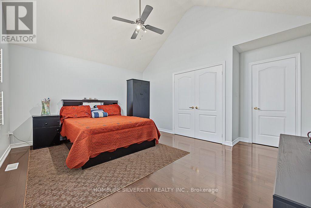 483 Hinchey Crescent Property Photo 30