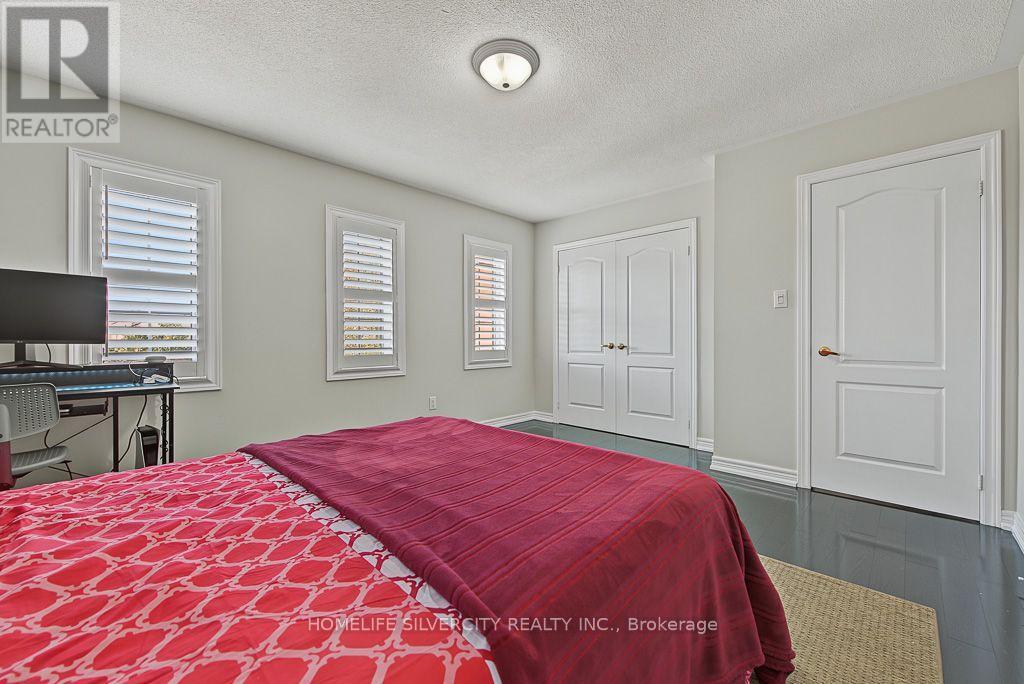 483 Hinchey Crescent Property Photo 31