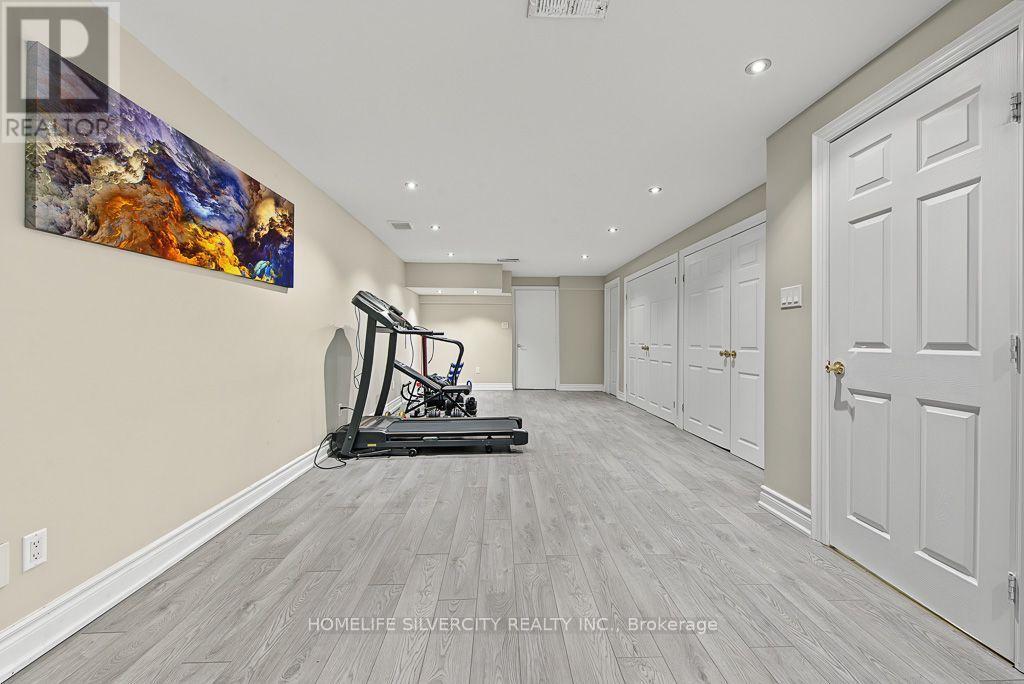 483 Hinchey Crescent Property Photo 42