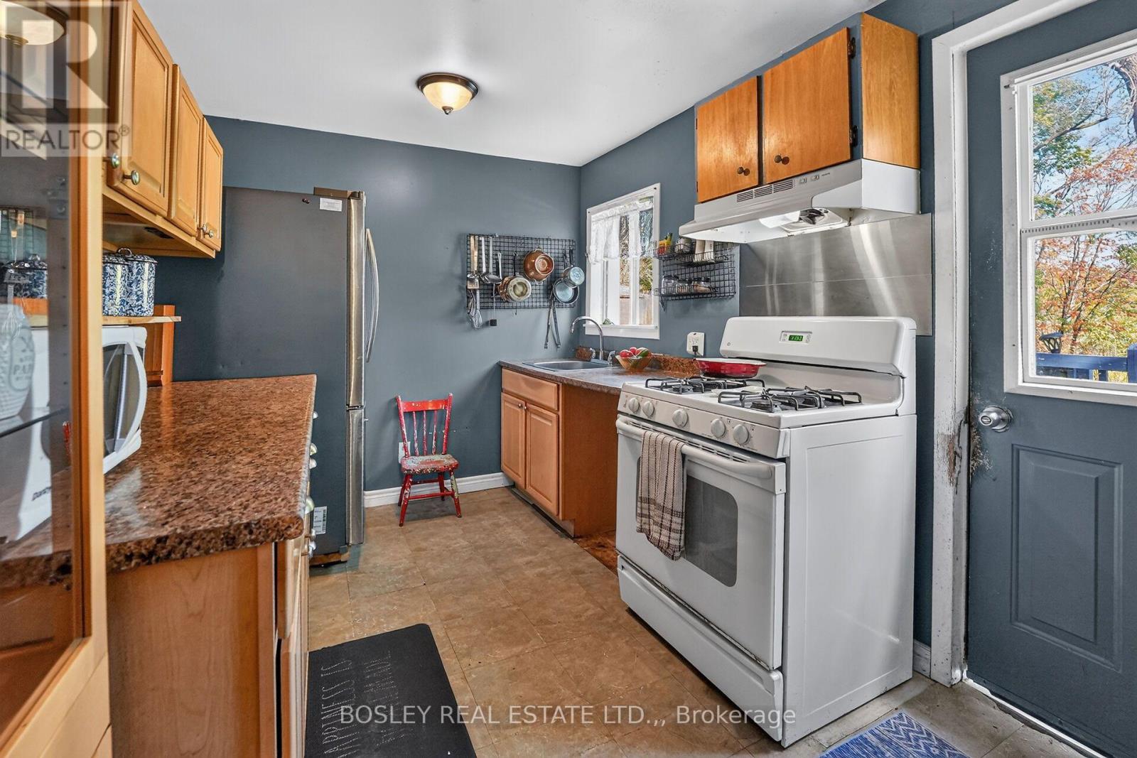 785 Hillsdale Avenue Property Photo 3