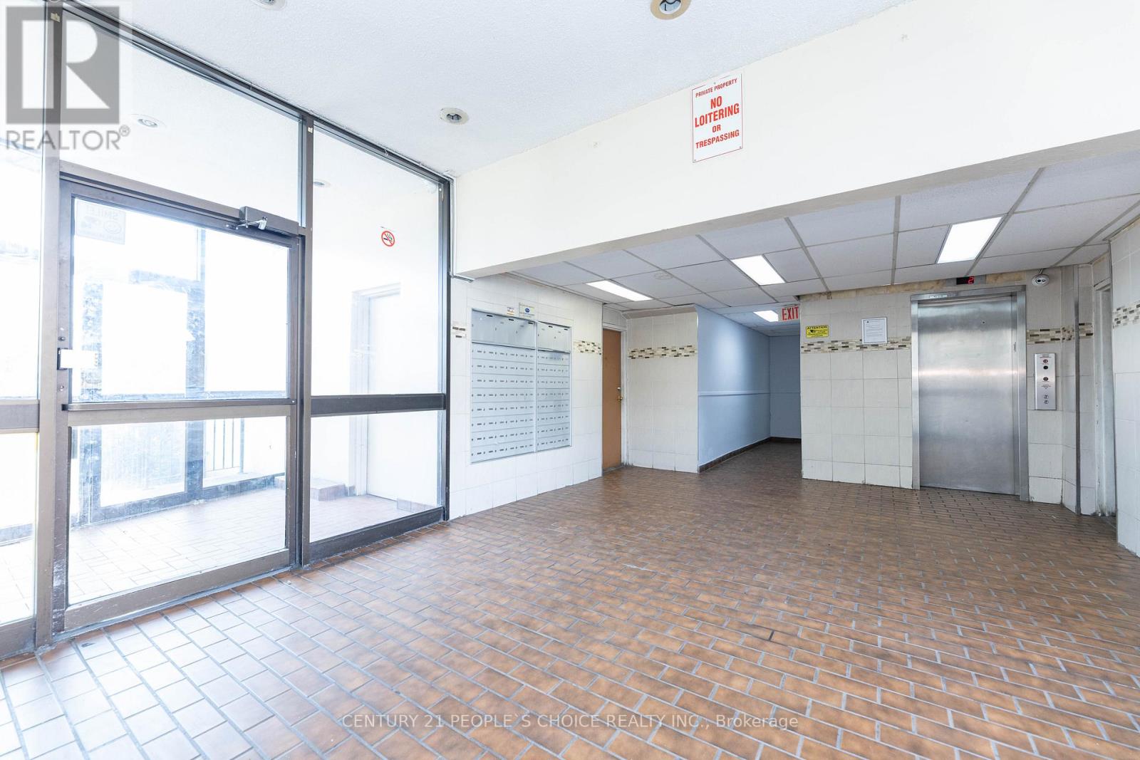 116 - 10 Eddystone Avenue Property Photo 6