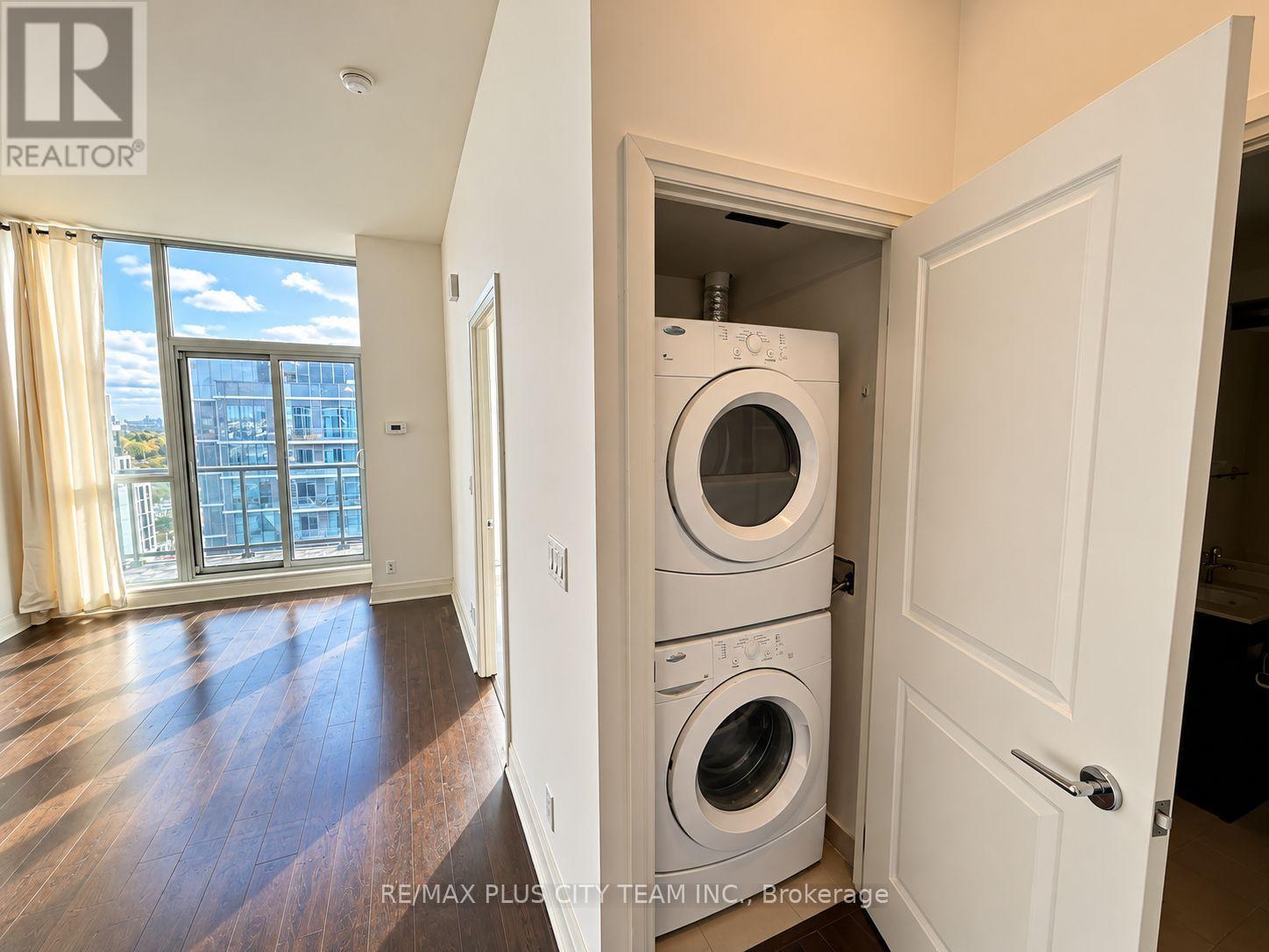 1211 - 1185 The Queensway Property Photo 6